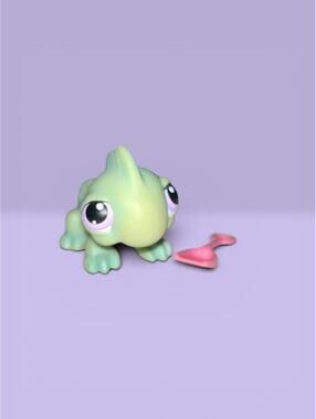 Littlest Pet Shop LPS Iguana #374 with Shovel Accessory.